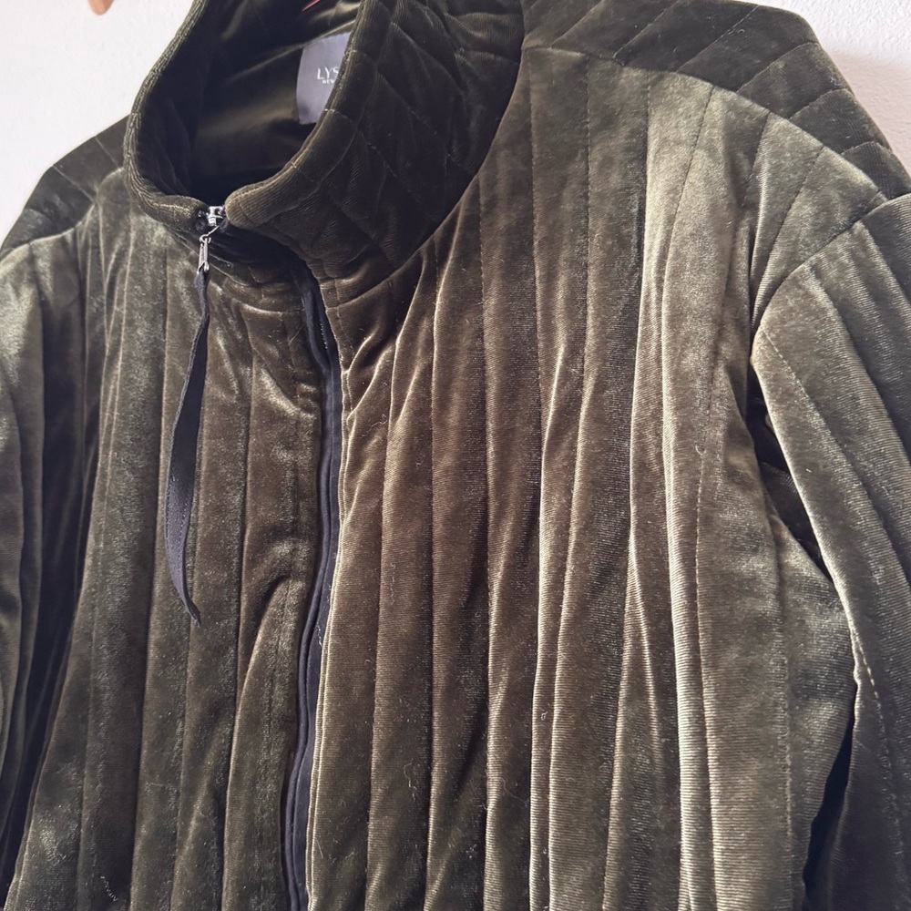 Lysse Shea Quilted Green Velvet Jacket - Picture 5 of 13